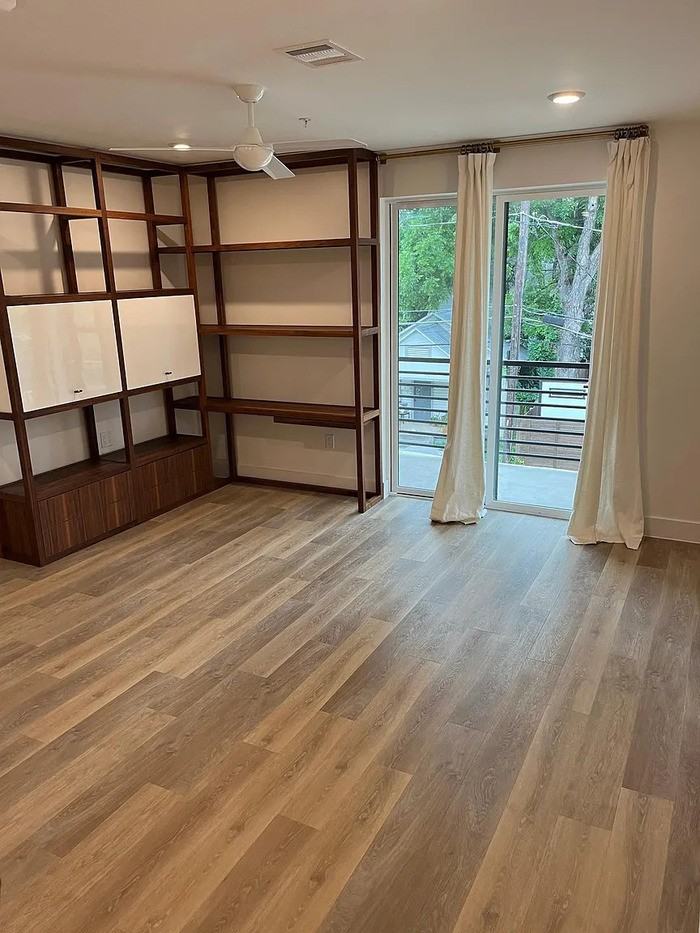 2709 E 5th St #2203 - Photo 5 of 17