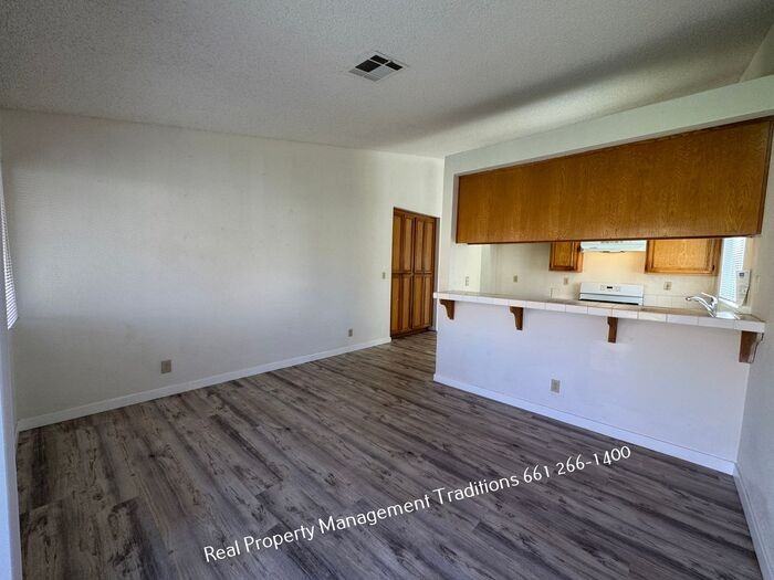 3307 Stella Ave - Photo 6 of 17