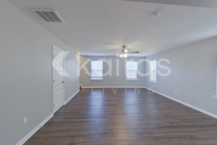 140 Western Red Cedar Dr - Photo 5 of 34