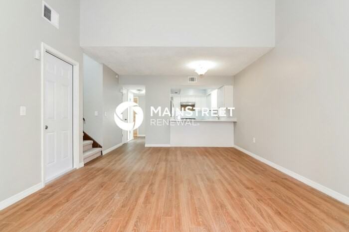 3233 Timberline Rd - Photo 3 of 16