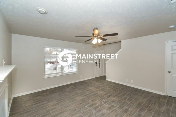 1313 S Hampton Ct - Photo 6 of 17