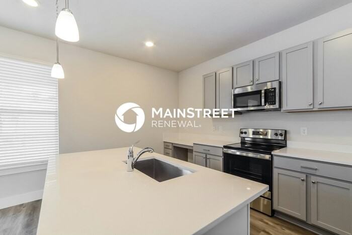 317 S Pine St - Photo 7 of 16