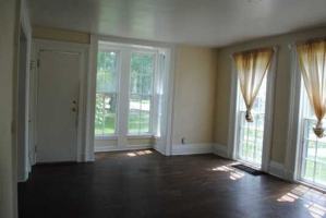 featured image of 424 W Dutton St