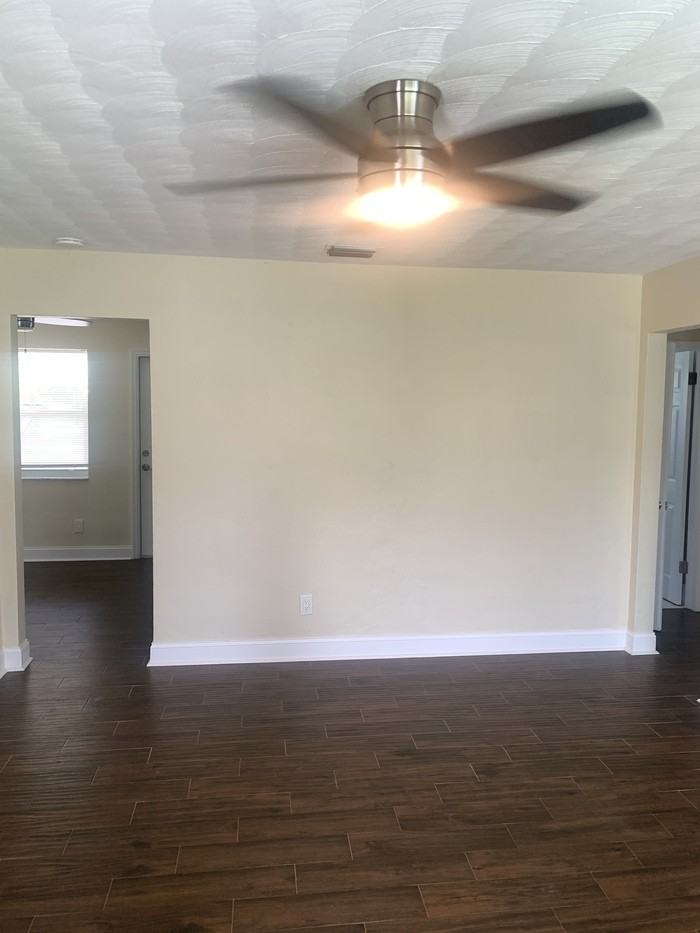 238 Sw 9th St - Photo 4 of 23