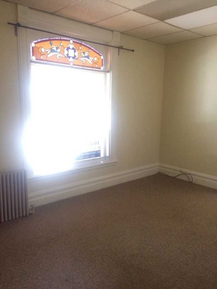 712 S Burdick St #1 - Photo 5 of 6