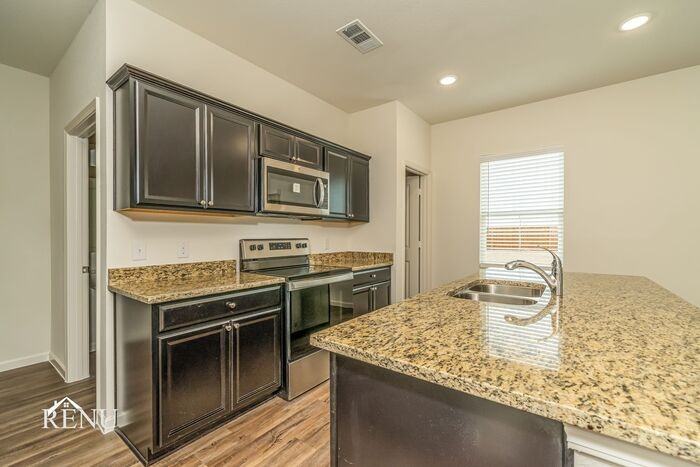 506 London Dr #506LD - Photo 4 of 38