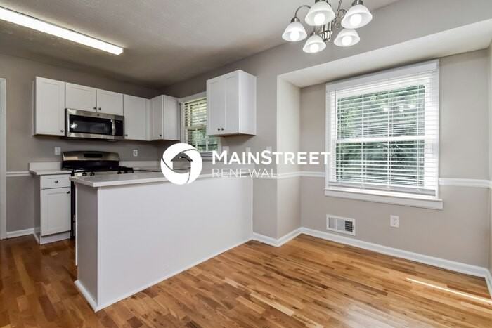 627 Rockborough Dr - Photo 6 of 18