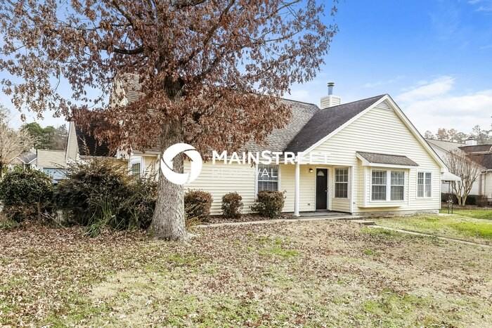 400 Amberly Dr - Photo 4 of 16