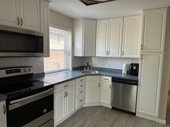 1087 Terrace Dr - Photo 4 of 14