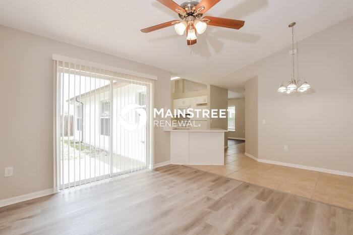 915 Leeward Dr - Photo 5 of 16