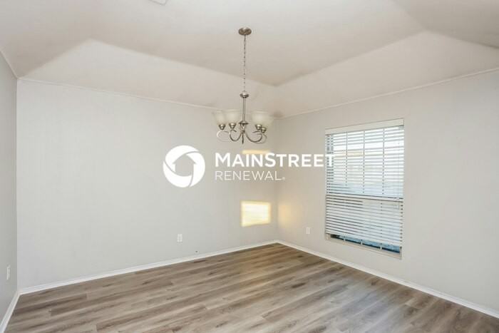 1805 Katrina Ln - Photo 5 of 16