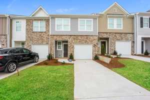 featured image of 631 Magnolia Cir