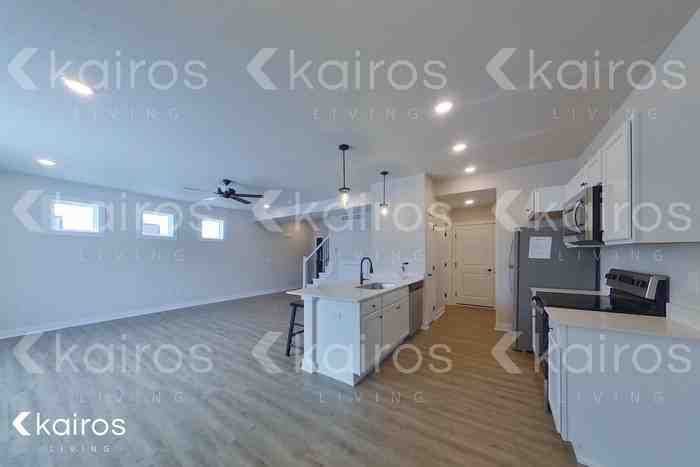 6925 Holly Ct - Photo 6 of 18