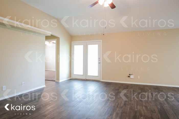 3204 Gus Dr - Photo 2 of 16