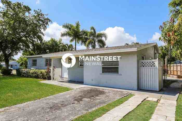 421 Sw 64th Ter - Photo 2 of 16