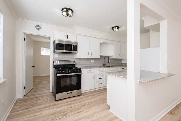 214 N Fillmore St #3 - Photo 4 of 12