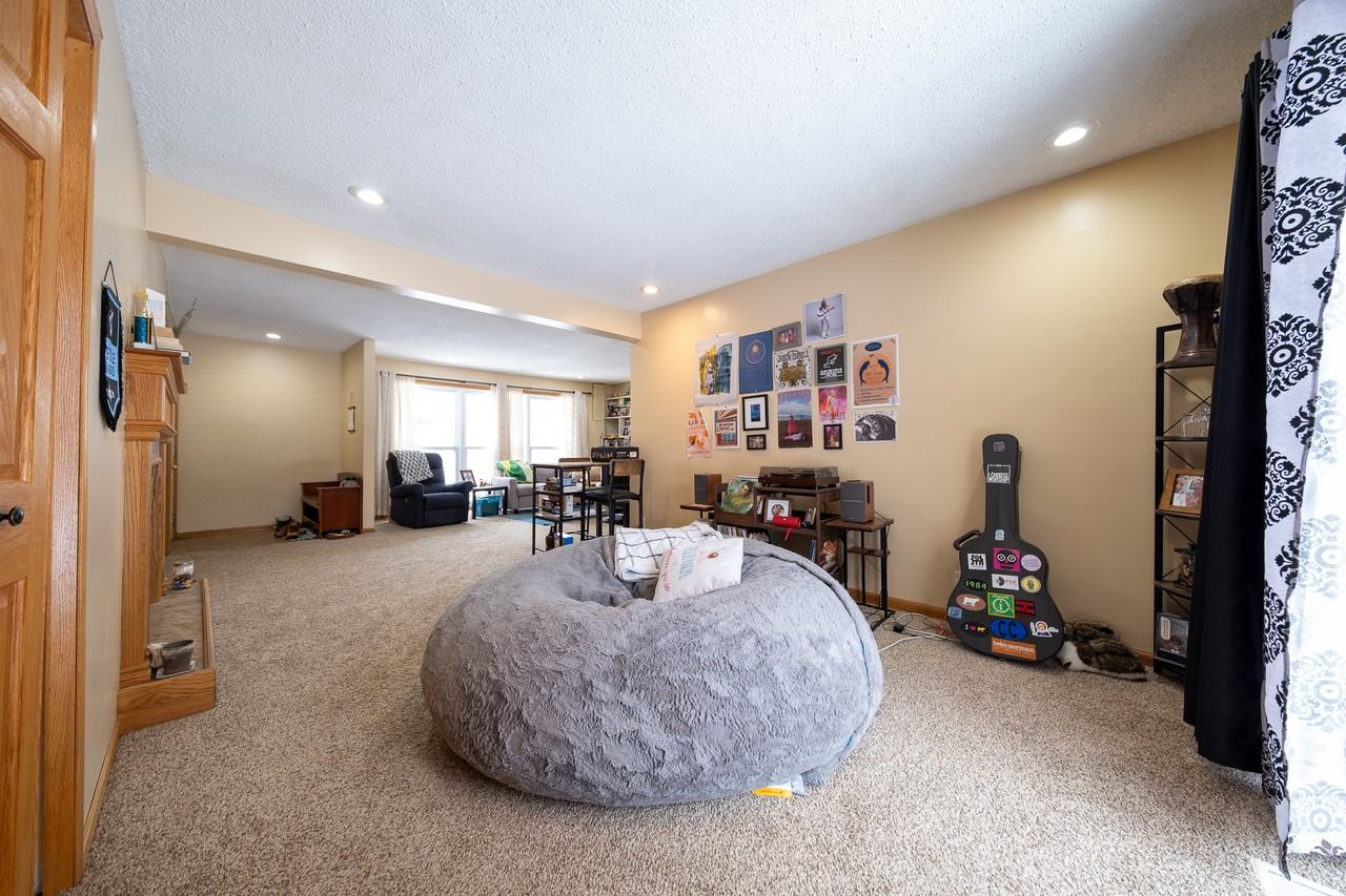 5924 Idaho Ave N #1 - Photo 6 of 22