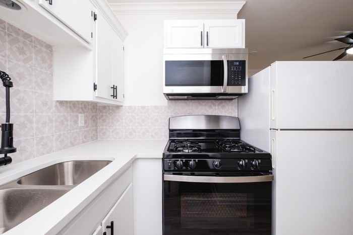 204 N Fillmore St #6 - Photo 5 of 9