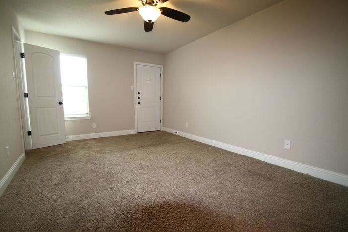 160 Crossbow Ct - Photo 3 of 29