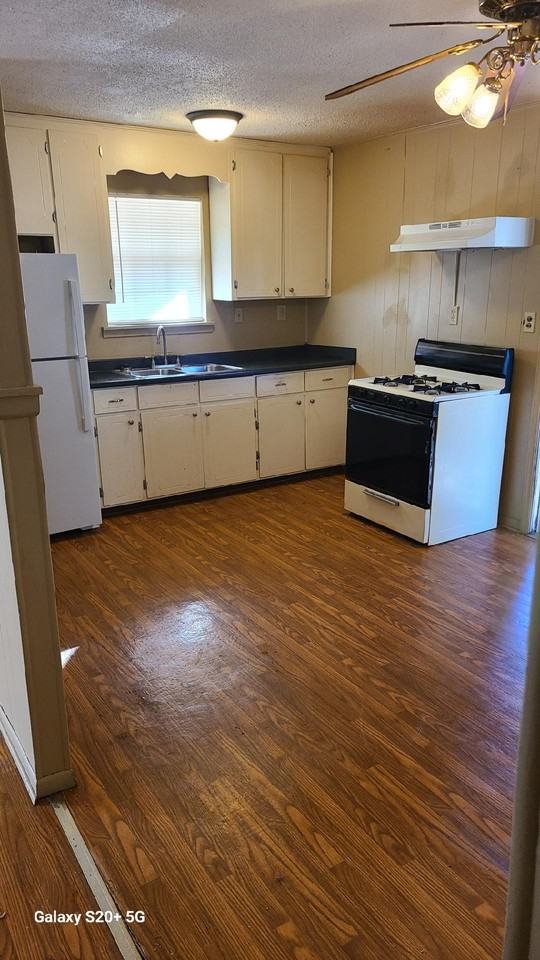 2017 Winona Ave #1 - Photo 5 of 7