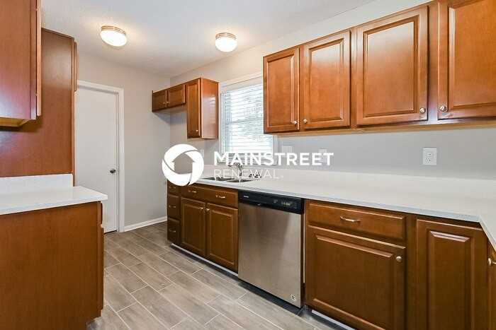 1695 Myrna Ln - Photo 4 of 14