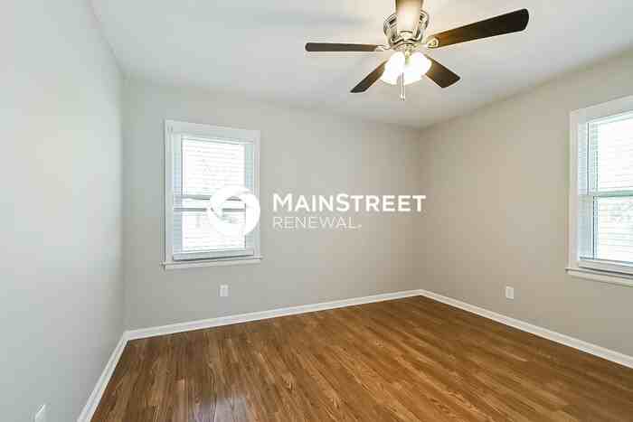 1695 Myrna Ln - Photo 7 of 14