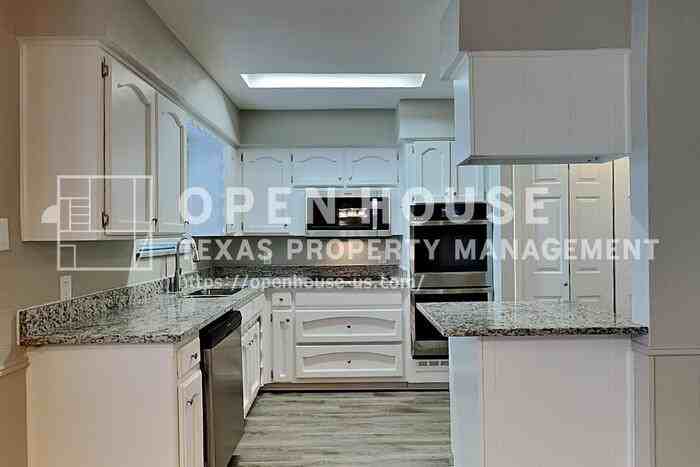 7317 Stonecrest Dr - Photo 6 of 21