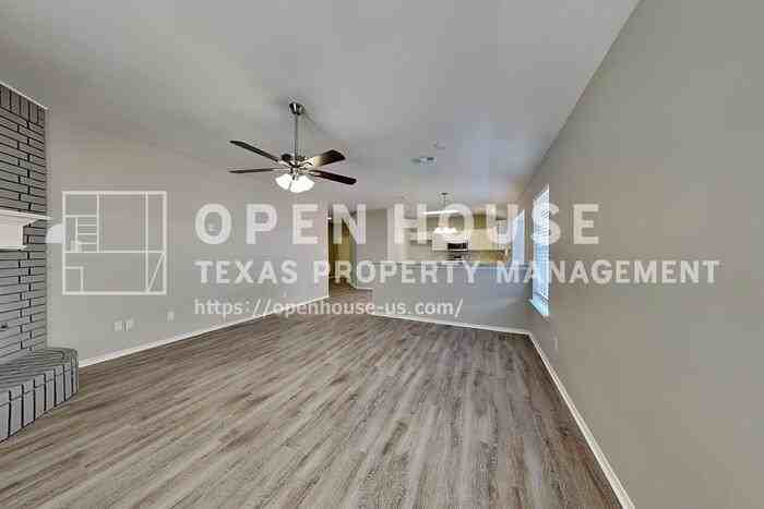 137 Blue Wood Dr - Photo 4 of 20