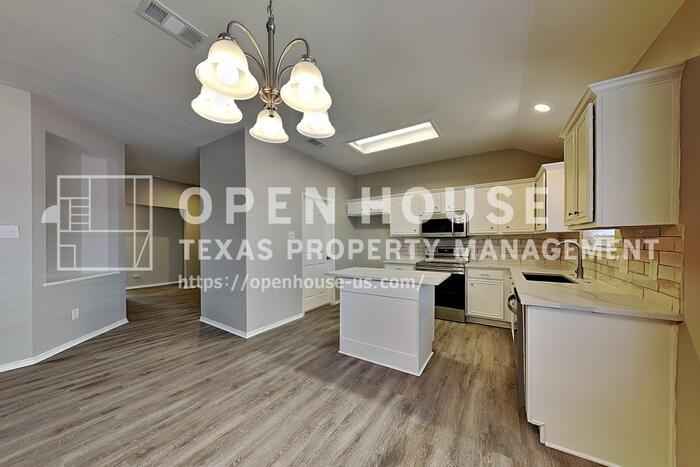 137 Blue Wood Dr - Photo 7 of 20