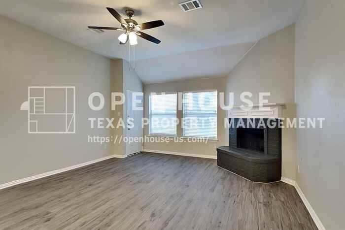 2105 Peacock Ln - Photo 7 of 20