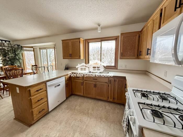 18635 Explorer Way - Photo 3 of 42