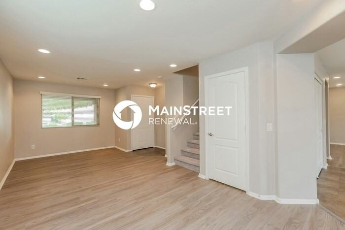 8752 W Superior Ave - Photo 6 of 17