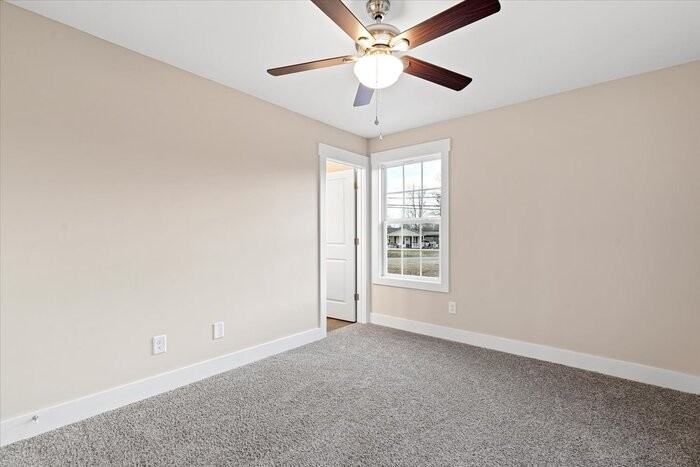 601 S Mountain St - Photo 5 of 22