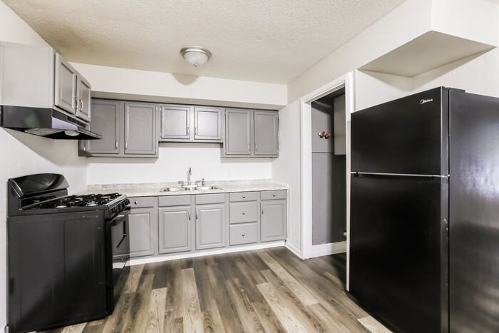 7111 E 111th Ter - Photo 5 of 10