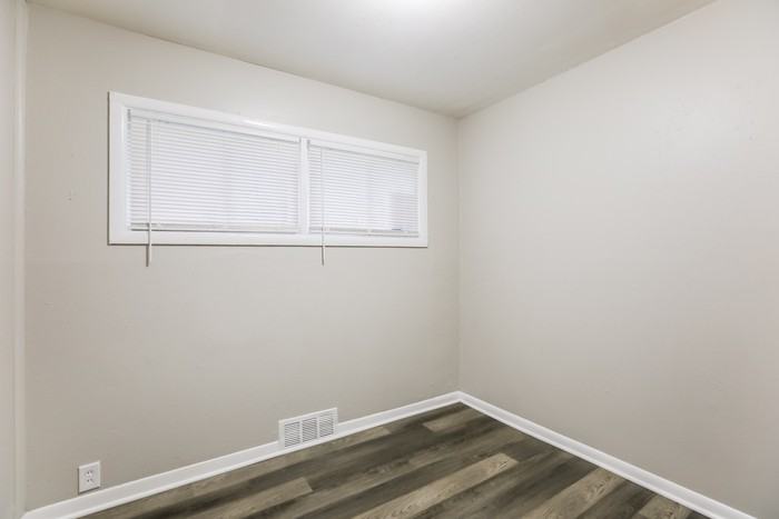 7111 E 111th Ter - Photo 6 of 10