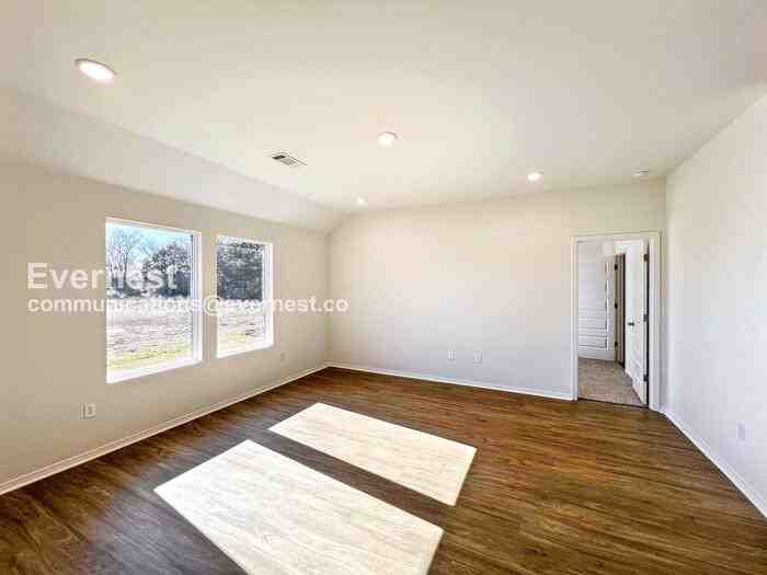 1607 Ridgefield Cir - Photo 5 of 21