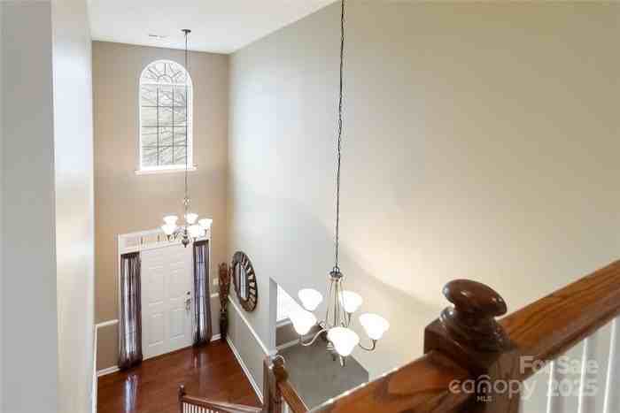 13834 Riding Hill Ave - Photo 4 of 19