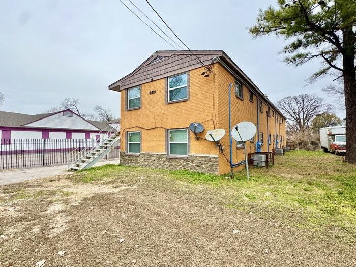 940 Jw Williams Ln #5 - Photo 2 of 15