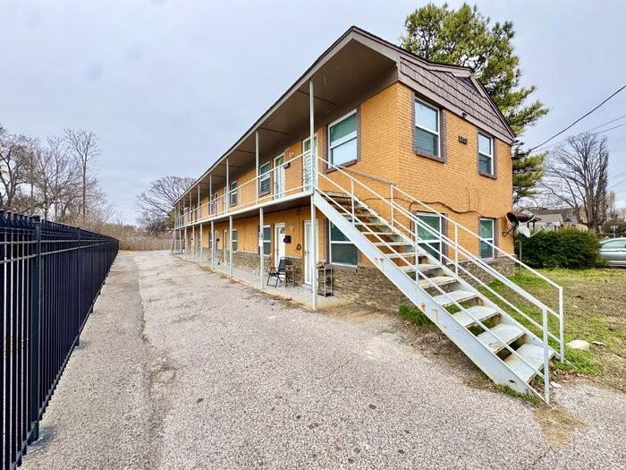 940 Jw Williams Ln #5 - Photo 3 of 15