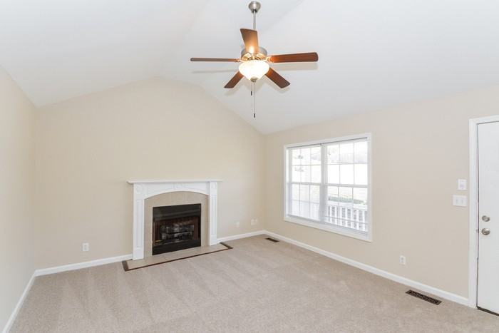 1018 Granny White Rd - Photo 3 of 10