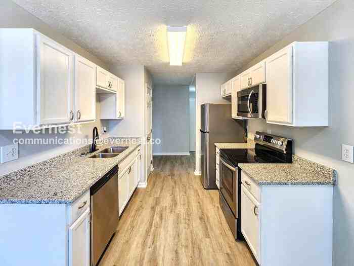 511 White Oak Dr - Photo 2 of 21