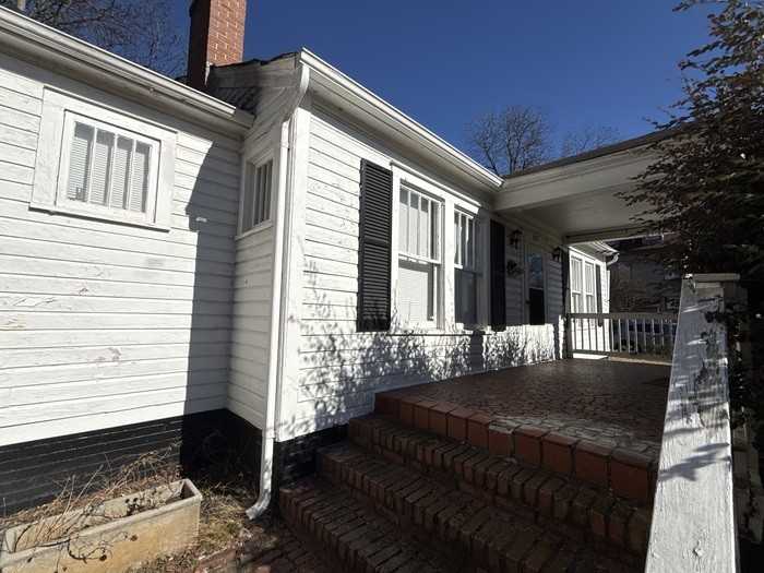 1133 Princeton Ave - Photo 3 of 18