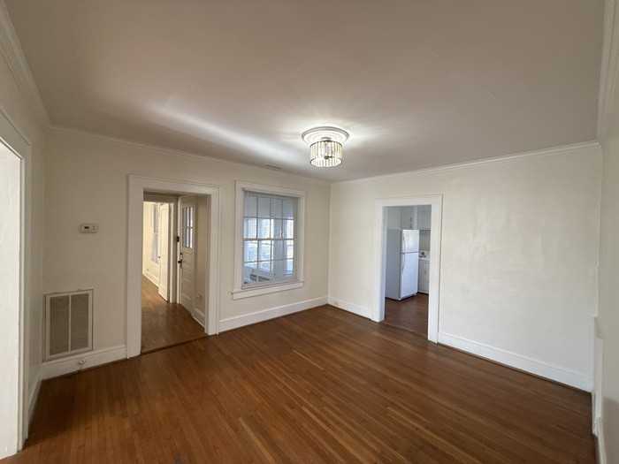 1133 Princeton Ave - Photo 6 of 18