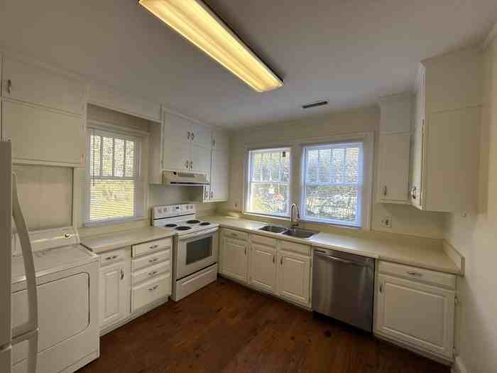 1133 Princeton Ave - Photo 7 of 18