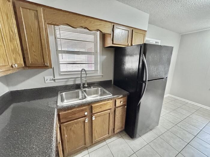 6368 Leamont Dr - Photo 7 of 25