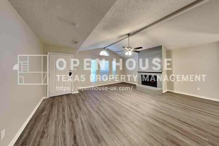 1105 Stone Creek Dr - Photo 5 of 20