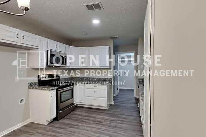 1105 Stone Creek Dr - Photo 7 of 20