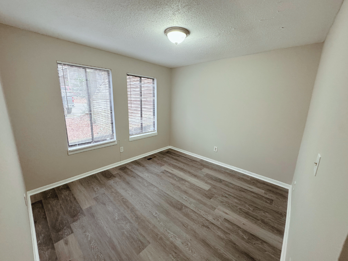 2525 Terrace Trl - Photo 4 of 17