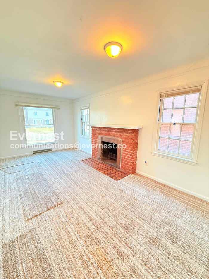 10747 Roxbury St - Photo 6 of 30