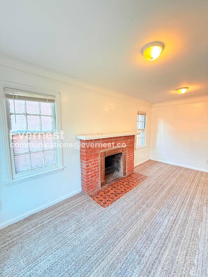 10747 Roxbury St - Photo 7 of 30